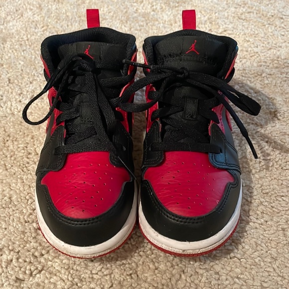 Jordan 1 Mid - Picture 1 of 5